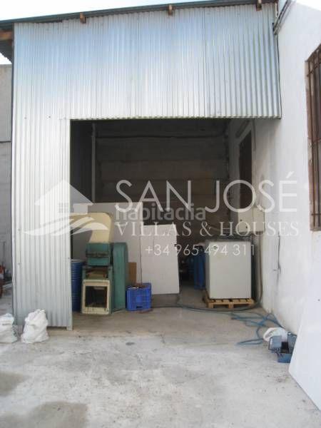Foto a5ffbca3-e5b6-4ad0-8ad9-fc2c935fa928. Fabrikhalle in Las Fuentes-Los Cipreses Aspe