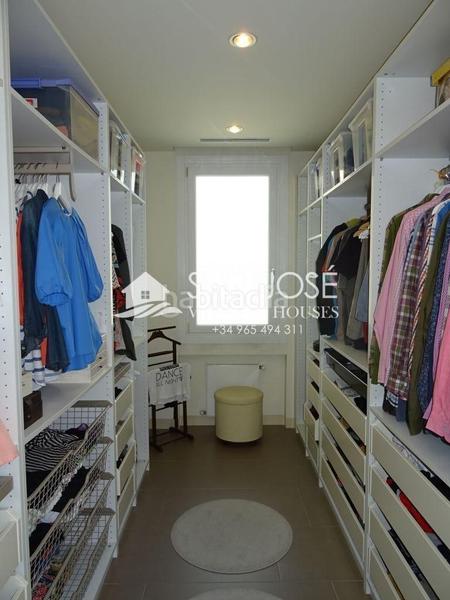 Foto 749ee81e-f635-49bb-9014-a5193605c6e5. House with heating parking in San Juan Aspe