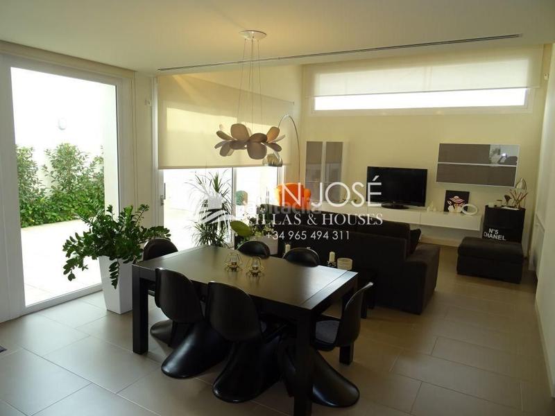 Foto e4886db2-a8ad-4107-897f-4137373b6650. House with heating parking in San Juan Aspe