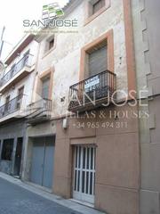Casa a San Juan. Se vende casa para reformar en el centro de aspe