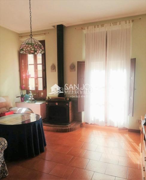 Foto 5eb11cd2-eb06-49f1-8ea5-cc5aeeb09725. Casa amb calefacció a Novelda