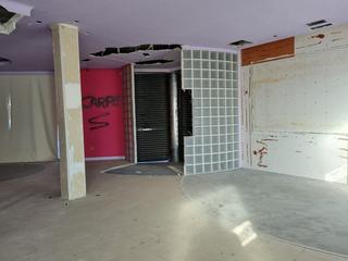 Lloguer Local Comercial a Monòver. Alquiler local comercial en monovar, esquina, luminuso, para ref