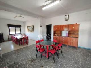 Chalet à Pedanías Oeste. Se vende chalet para reformar en muy buena zona de aspe