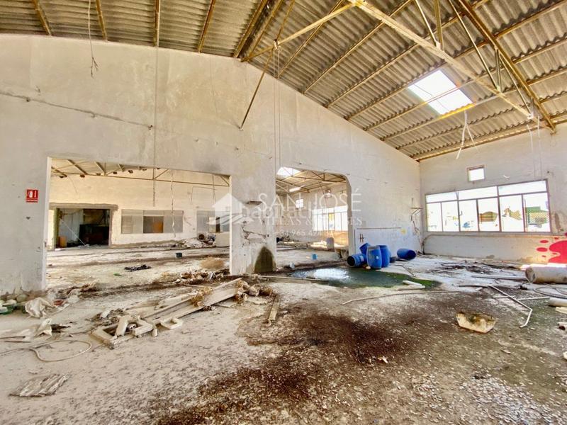 Foto c31599a0-b5fd-44db-bbf6-ad4a371f1f1f. Nau industrial a La Coca-La Nia-Vistahermosa Aspe