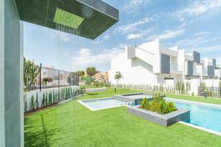 Casa en La Florida. Nuevo conjunto residencial en los balcones torrevieja
