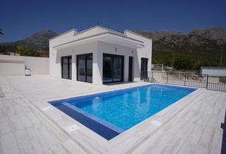 Xalet a Polop. Villas de obra nueva en un nivel en polop!!!