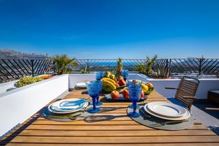 Xalet a Polop. Chalets independientes a estrenar con vistas al mar en polop pro
