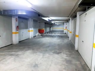 Car parking in Novelda. Plaza de garaje parking en ausias march cerrada