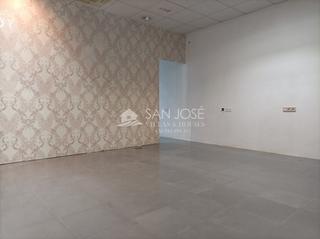 Lloguer Local Comercial a La Coca-La Nia-Vistahermosa. Alquiler de espacioso local comercial en aspe