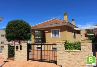 Chalet à Monòver. Villa de obra nueva en la romana