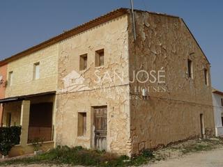 Maison à Romana (la). Inmobiliaria san jose vende casa de campo adosada en la romana z