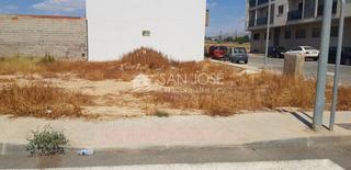Terrain résidentiel à Monforte del Cid. Se vende solar en monforte del cid