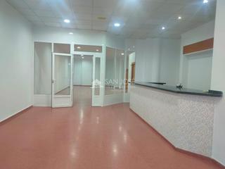 Local Comercial a San Juan. Se vende o se alquila local comercial vacio en el centro de aspe