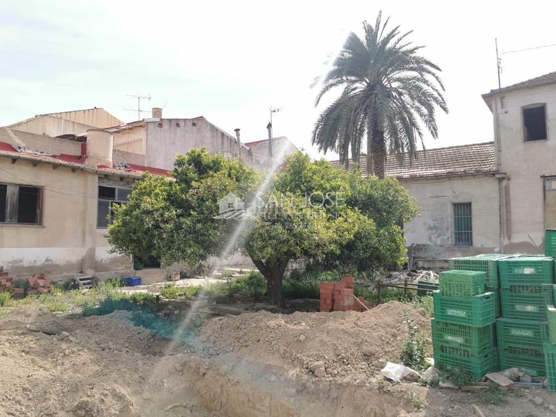 Foto a3dd0bf8-ad49-48aa-9ca1-4e5a82c882c1. House in Jacarilla