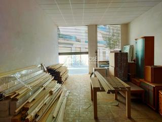 Rent Business premise in La Coca-La Nia-Vistahermosa. Se alquila local en buen estado en la plaza cataluña de aspe