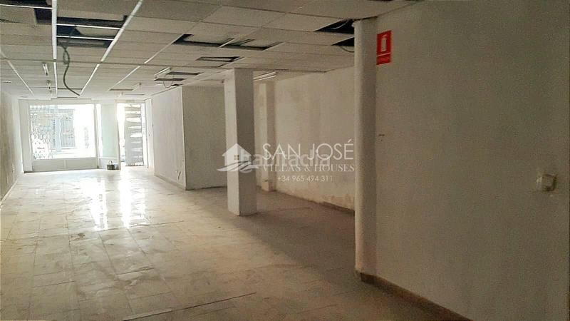 Foto 317f30f7-10d6-4b3e-825c-3b995a7be483. Alquiler local comercial se vende o alquila local centrico en elche en Elche / Elx