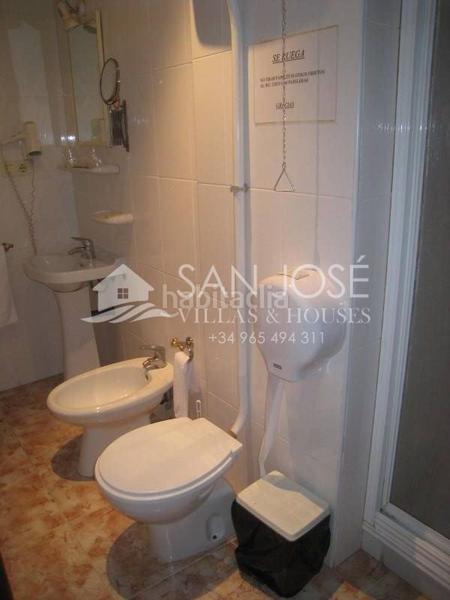 Foto 1d40e645-5a67-40cb-aa66-d00182afbd4e. Edificio in San Juan Aspe