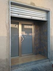 Business premise in Novelda. Se vende local comercial en novelda