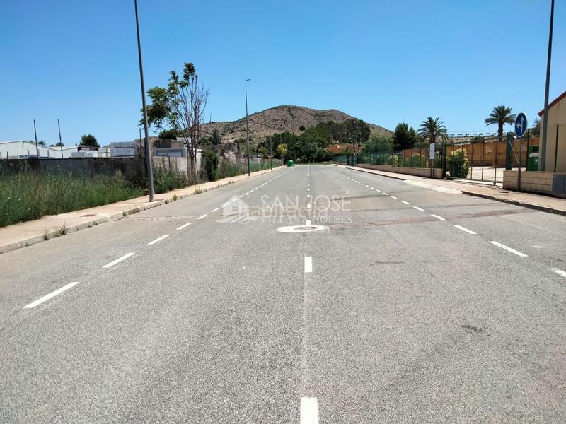 Foto 1fb23fc6-ebaa-4168-b820-a61c25c56bf9. Capannone industriale in Hondón de las Nieves