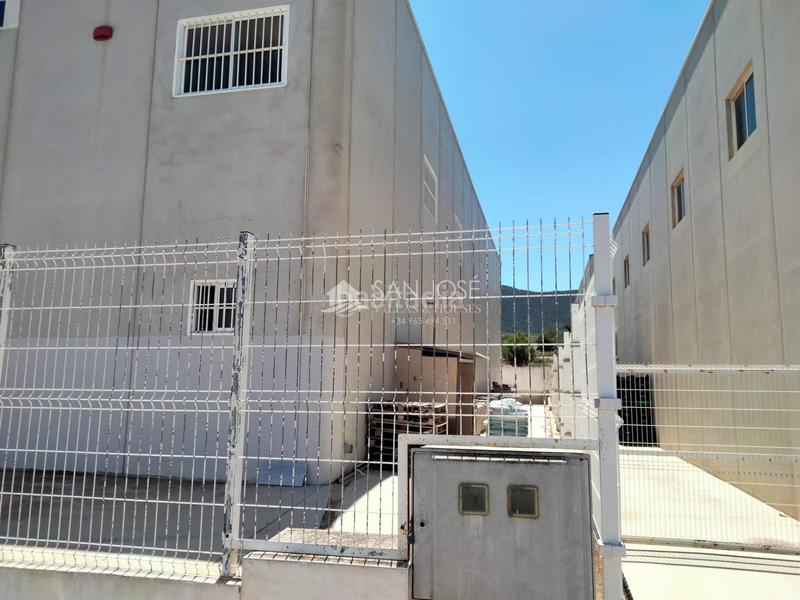 Foto 9c8e6aae-be6a-48ad-a91a-5acb953666a7. Capannone industriale in Hondón de las Nieves