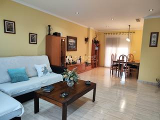 Reihenhaus in Hondón de los Frailes. Se vende casa en hondon  de los frailes para entrar a vivir