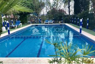 Masia a Crevillente. Se vende chalet con piscina y terreno en crevillente