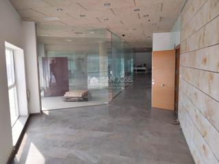 Rent Office space in Jubalcoi. Se alquila espectacular oficina en el centro del parque industri