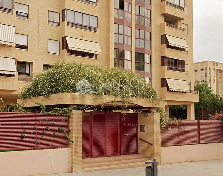 Foto 627ef4cd-845a-42c5-8842-4ac7eb2a0d9e. Aparcament cotxe a Babel Alicante