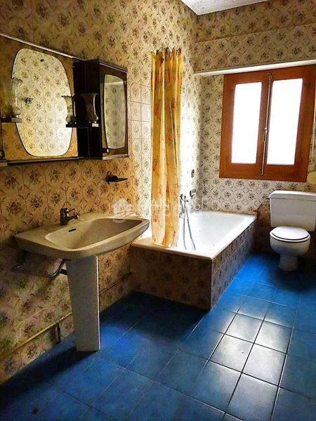 Foto 42ced2eb-3502-49db-aacd-a4dd399b2860. Casa amb calefacció aparcament a Romana (la)