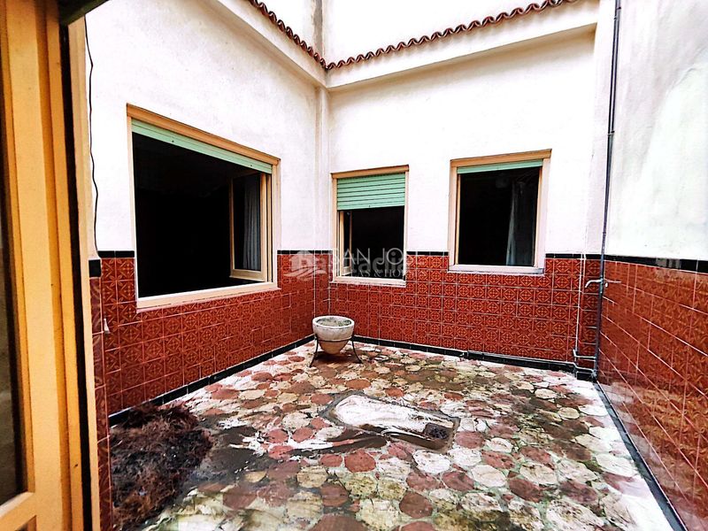 Foto fa68c8ce-bc65-403b-a07f-155858a24858. Casa amb calefacció aparcament a Romana (la)