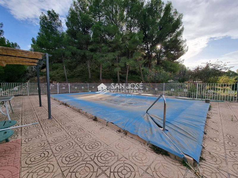 Foto 5dd07cea-0a2d-43c9-b07f-3f7cb41adc24. Xalet amb piscina a Petrer
