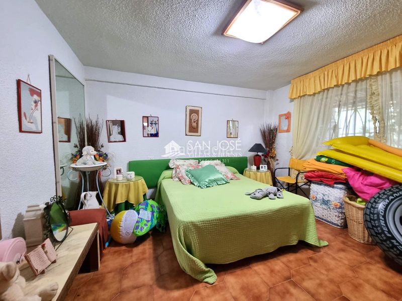 Foto ca7f75c3-31b5-46fc-8047-13167373e09a. Xalet amb piscina a Petrer