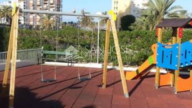 Foto c6f2cb4b-cc1c-4e4a-a72c-dcfd331542e8. Pis amb piscina a Playa de San Juan Alicante