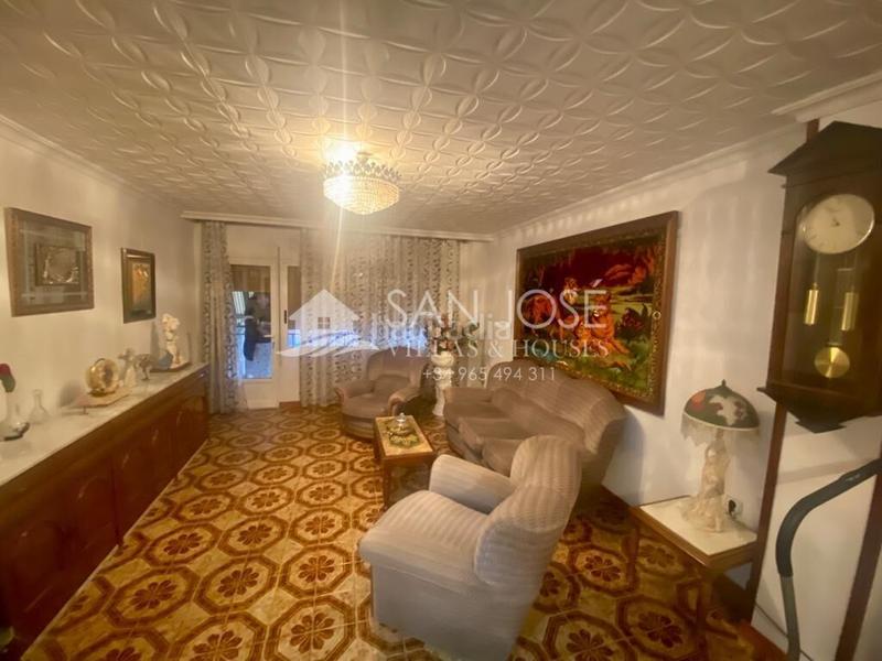 Foto dcaf0f42-f98f-40f9-ab8f-e57e2647eec9. Casa con parcheggio in Centro Sant Vicent del Raspeig