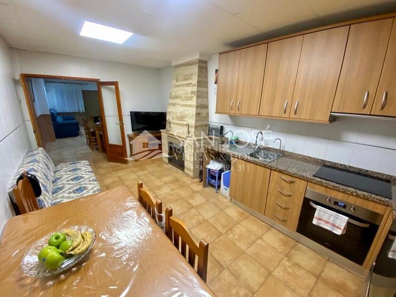 Foto 3e89def0-77ae-4f37-bb74-b0993248f4b8. Maison avec parking dans Centro Mutxamel