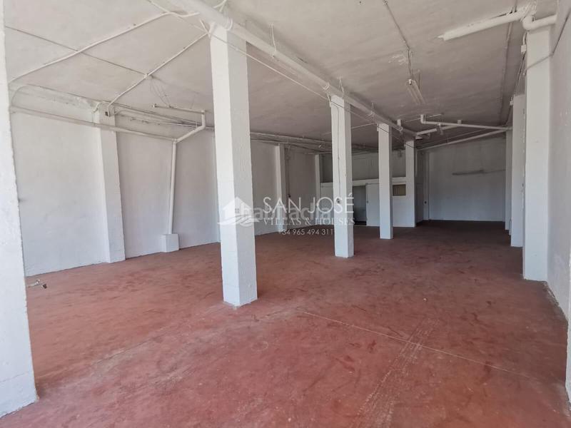 Foto 0ecd7756-da39-4349-983c-9d99b1cd3c0a. Alquiler local comercial se vende local , zona con mucho potencial en Orihuela