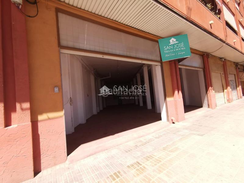 Foto 66ecfc51-6b15-4b87-ac10-e101dad65345. Alquiler local comercial se vende local , zona con mucho potencial en Orihuela
