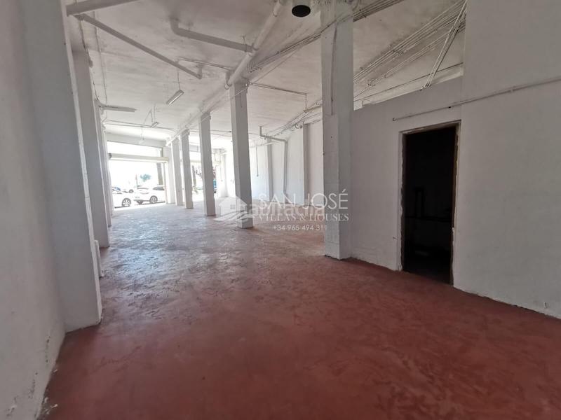 Foto 7910b1bd-7a1f-4ea0-9577-17eedcbebc2c. Alquiler local comercial se vende local , zona con mucho potencial en Orihuela