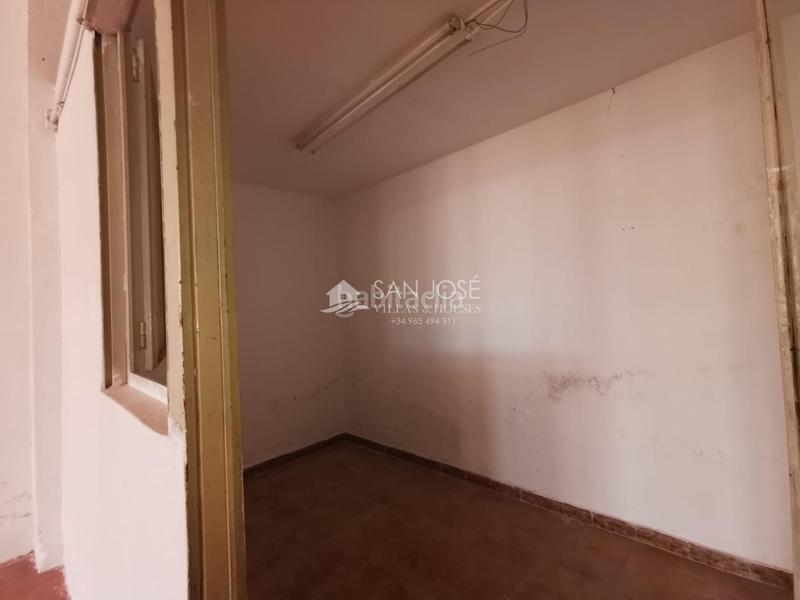 Foto c01a7093-8bd5-43dd-a8bd-99aa40510ac5. Location local commercial dans Orihuela ciudad Orihuela