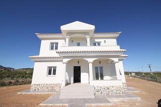 Chalet à Pinoso. Villas de obra nueva en pinoso