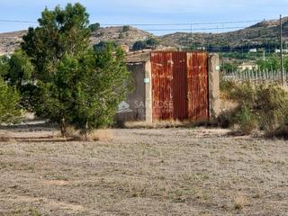 Finca rústica a Pedanías Oeste. Se vende parcela rustica con casita de 20 m2 con agua y punto de