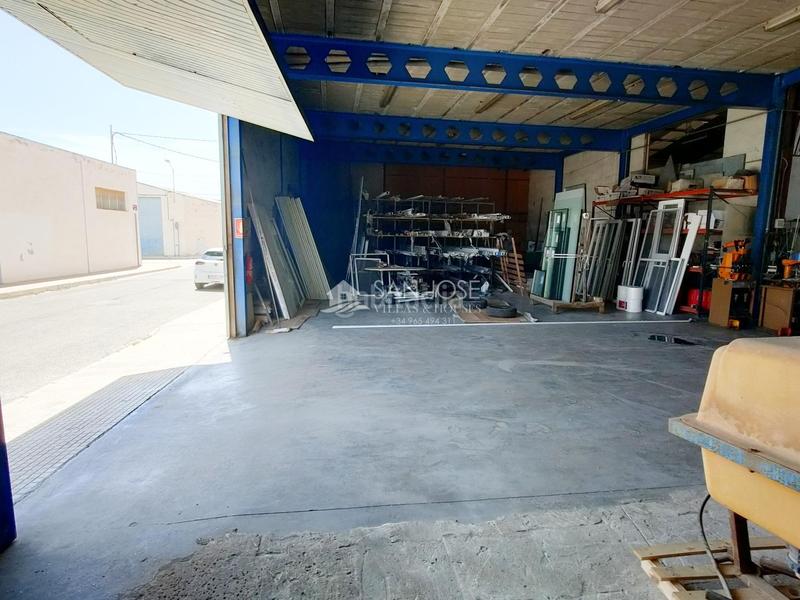 Foto bdc81e1a-5333-4327-9149-301e950d3766. Capannone industriale in El Castillo Aspe