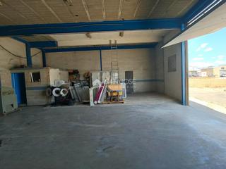 Nau industrial a El Castillo. Se vende nave almacen y oficinas en aspe