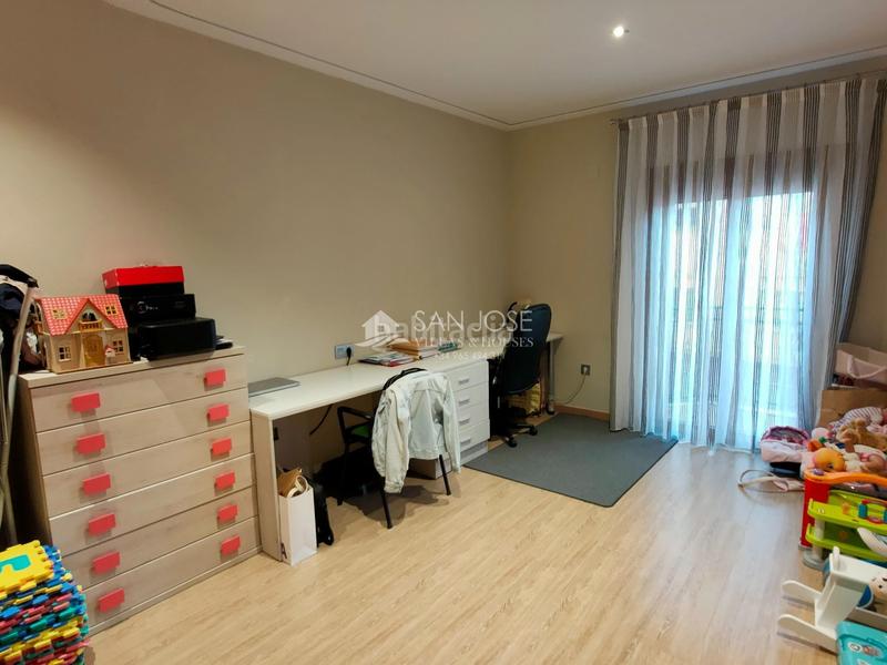 Foto 50476ead-8d5f-40f4-b2a2-7ef222e01c97. Appartamento con parcheggio in Centro Aspe