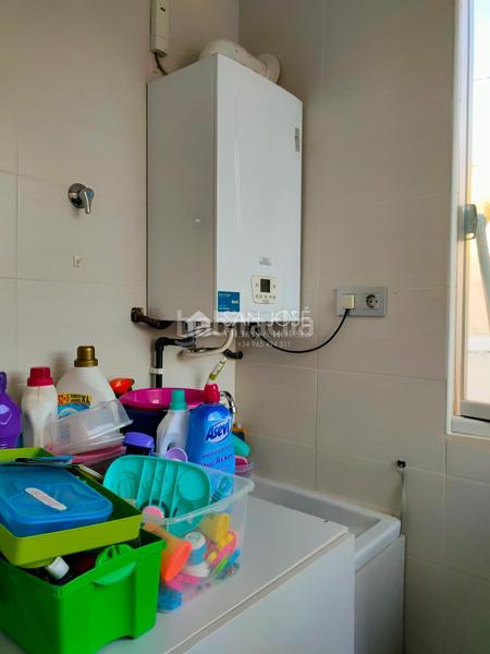 Foto ecb4a564-4c54-49cb-8e10-93fb18ba785c. Appartamento con parcheggio in Centro Aspe