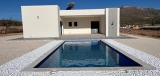 Chalet à Hondón de las Nieves. Villa de obra nueva en hondón de las nieves