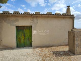 Casa a Pedanías Este. Inmobiliaria san jose vende casaalmacén con finca plantada de ol