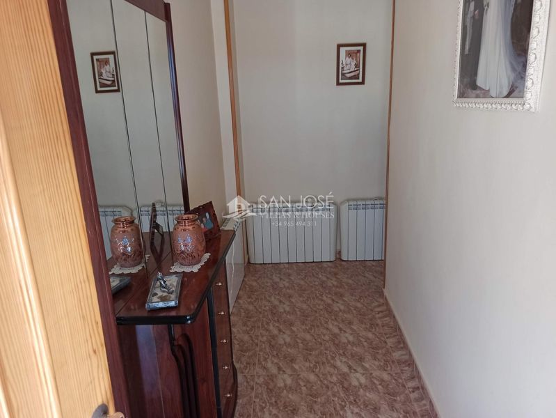 Foto b86ef6b2-49fd-40be-ab8e-bd63b4cf9a53. Casa amb aparcament a Abanilla