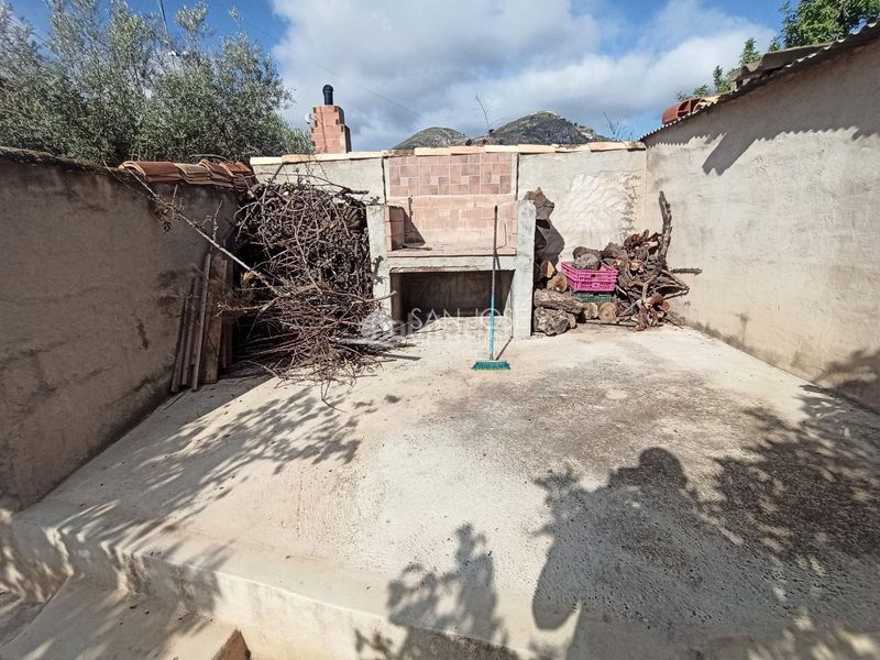 Foto bba50c28-40dc-4a32-9d6b-e862b5808ec3. Casa amb aparcament a Abanilla