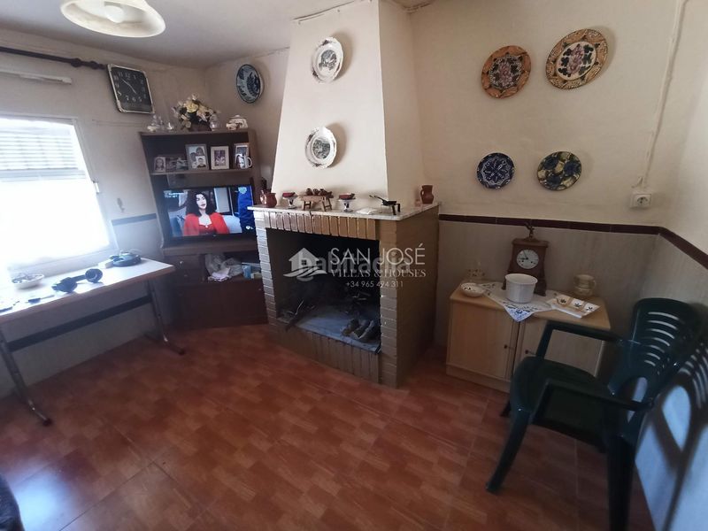 Foto bfe3a1a7-222f-46c2-9282-041b84508d91. Casa amb aparcament a Abanilla